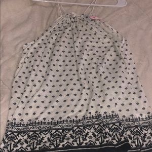 Vineyard vines flowy tank top!